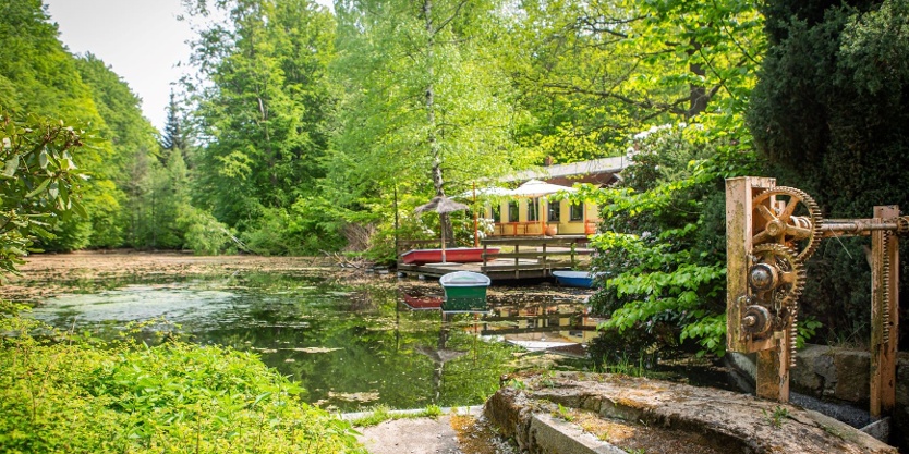 Gondolový rybníček Valtensee poblíž Neukirchu