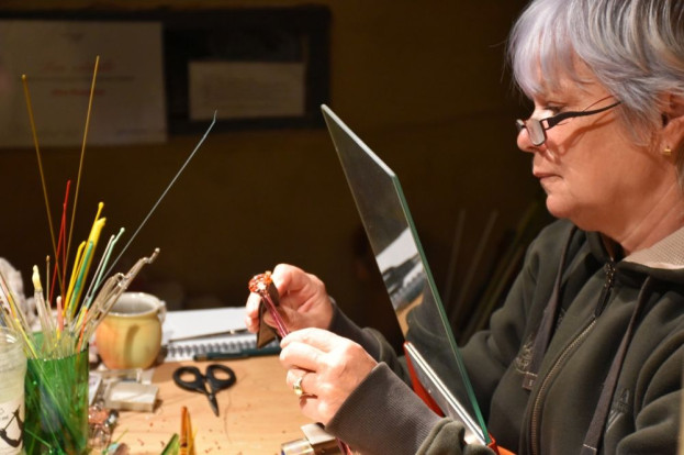 Jak vznikají skleněné figurky - s&nbsp;Jiřinou Štrynclovou 