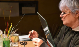 Jak vznikají skleněné figurky - s&nbsp;Jiřinou Štrynclovou 